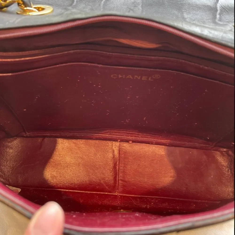 CHANEL vintage jumbo shoulder bag